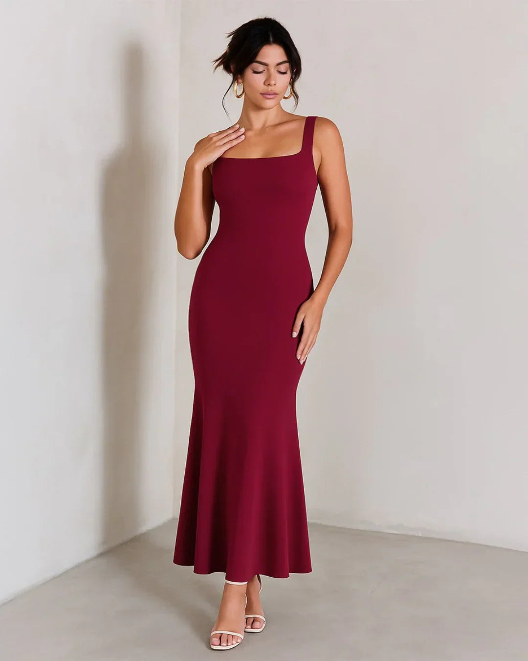 Scoop Neck Backless Bodycon Dress in Burgundy